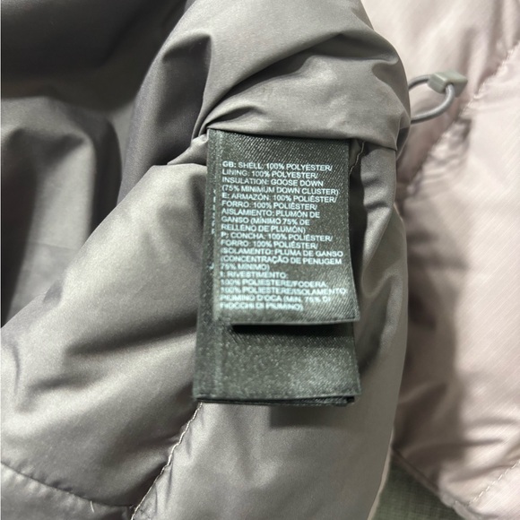 The North Face Women's purple 700 Puffer Jacket - Picture 6 of 8